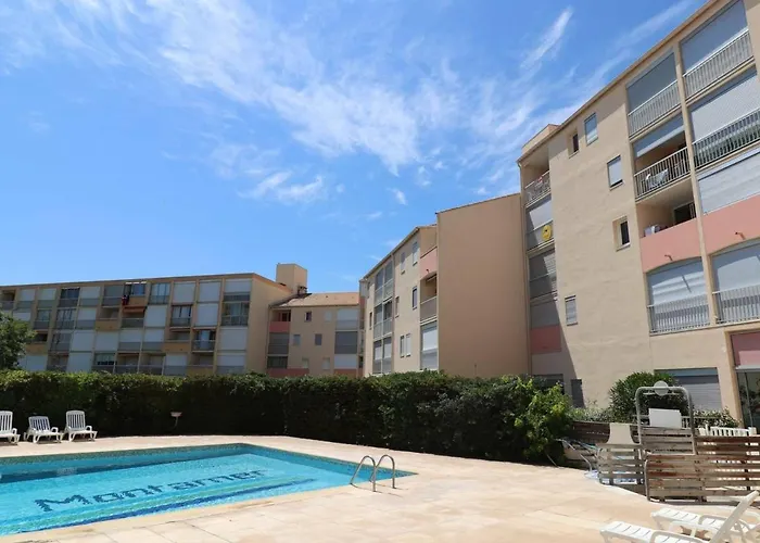 Spacieux 2 Pieces Avec Terrasse, Piscine Et Ascenseur A 400m De La - Fr-1-307-168